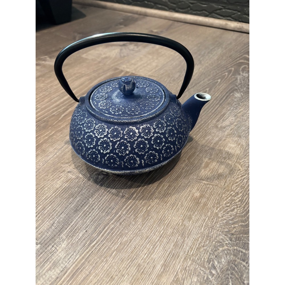 Japanese Blue Cast Iron Teapot Floral Round‎ Base With Black Handle